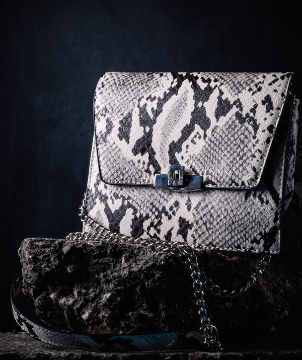 Sacs à mains serpent : élégance et style à petits prix